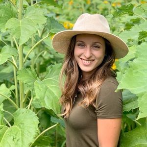 Meet your Posher, Emily